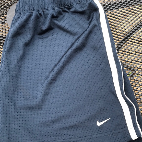 Nike shorts - Picture 3 of 8
